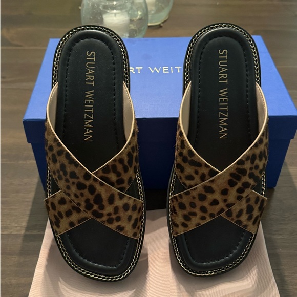 NWT STUART WEITZMAN
Roza Lift Leopard-Print Calf Hair Flatform Sandals - Picture 5 of 9